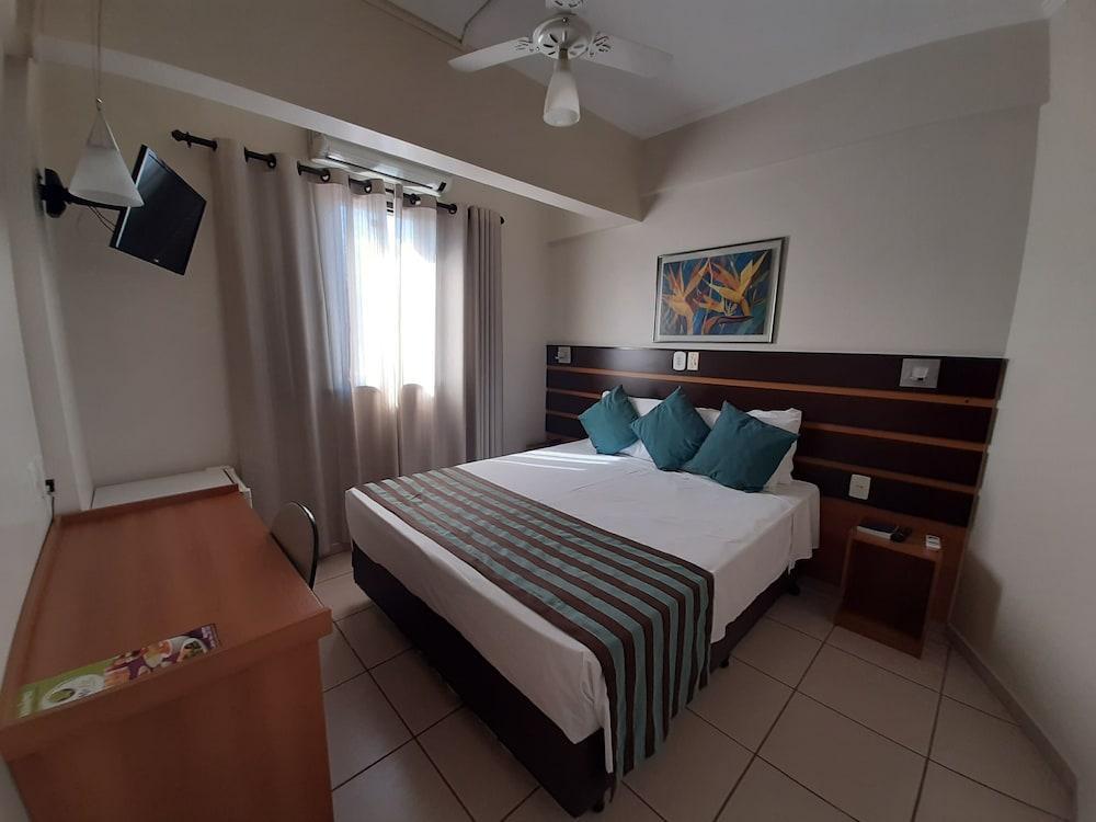 Hotel Ferraz Pouso Alegre Εξωτερικό φωτογραφία