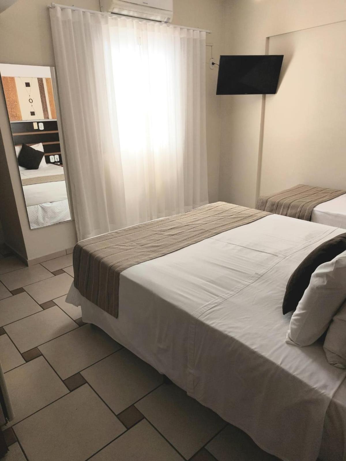 Hotel Ferraz Pouso Alegre Εξωτερικό φωτογραφία